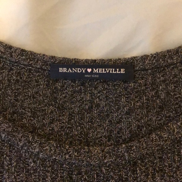 Brandy Melville soft along sleeve sweater - Picture 3 of 3